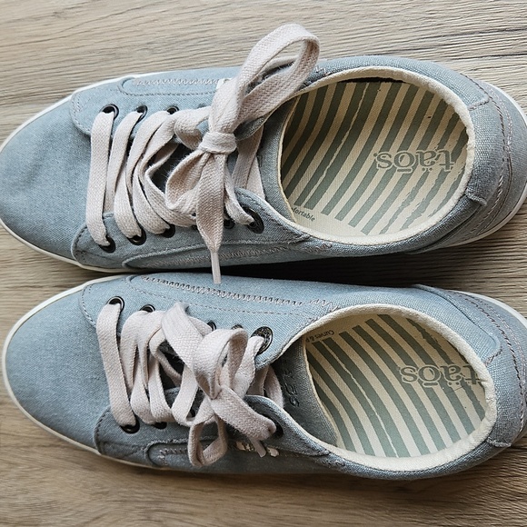 Taos Footwear Light Blue Canvas Star Sneakers 8 - Picture 6 of 8